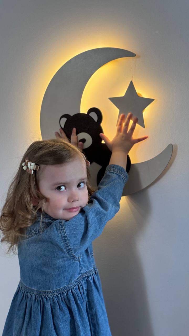 Светильник из дерева "Мишка на луне"